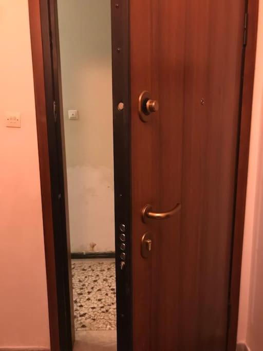 Cozy Cityscape Apartment In Ateny Zewnętrze zdjęcie